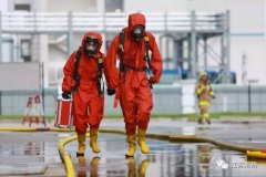 同时另斗小组进行近程供水